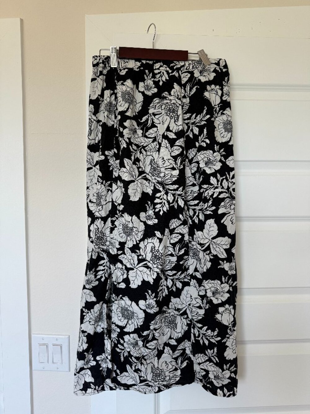 Old Navy Midi Skirt Size Small
